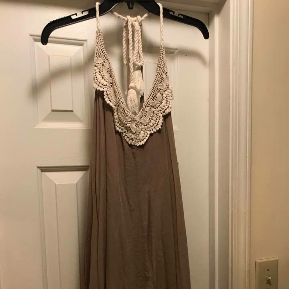 Sleeveless high and low dress
